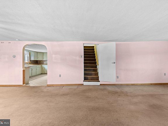 5th image of 883 Siddonsburg Rd