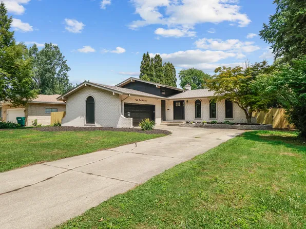 8147 Oakwood Ave, Munster, IN 46321