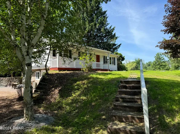 1442 Beach Lake Hwy, Beach Lake, PA 18405
