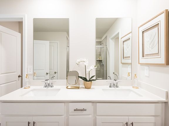 The Paisley floorplan with the Balanced White interior package modeled at Martin Springs.
