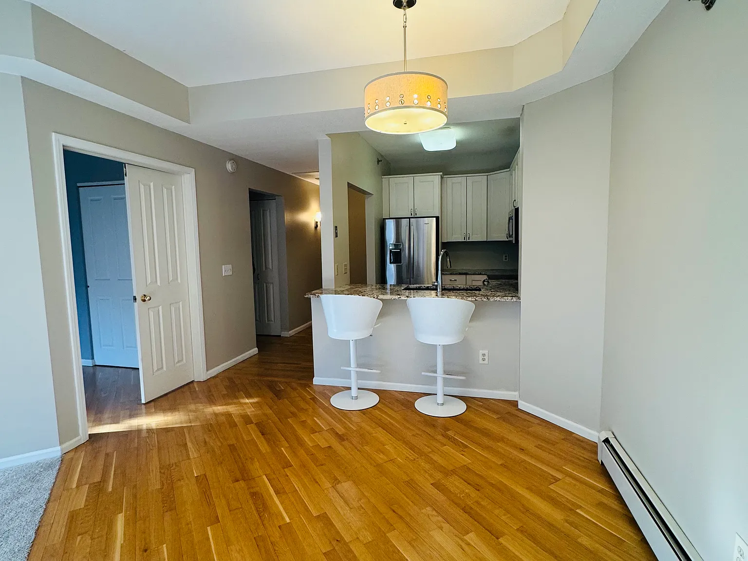 2 bed, 1010 sqft, $1,995 — Photo 4