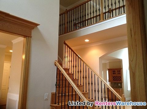 3rd image of 4167 Saint Clair Cir