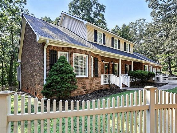 5th image of 504 Sams Rd