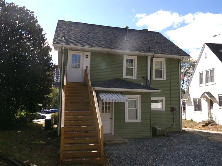 1529 W 1st St — Photo 12