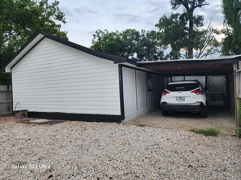 6239 Carver Rd — Photo 1