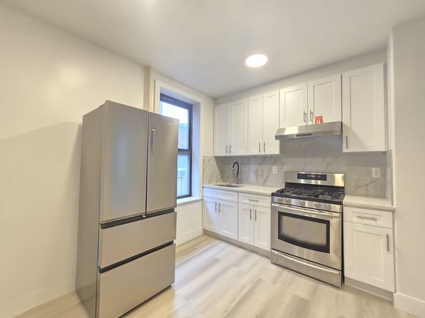 19 Pell St #C