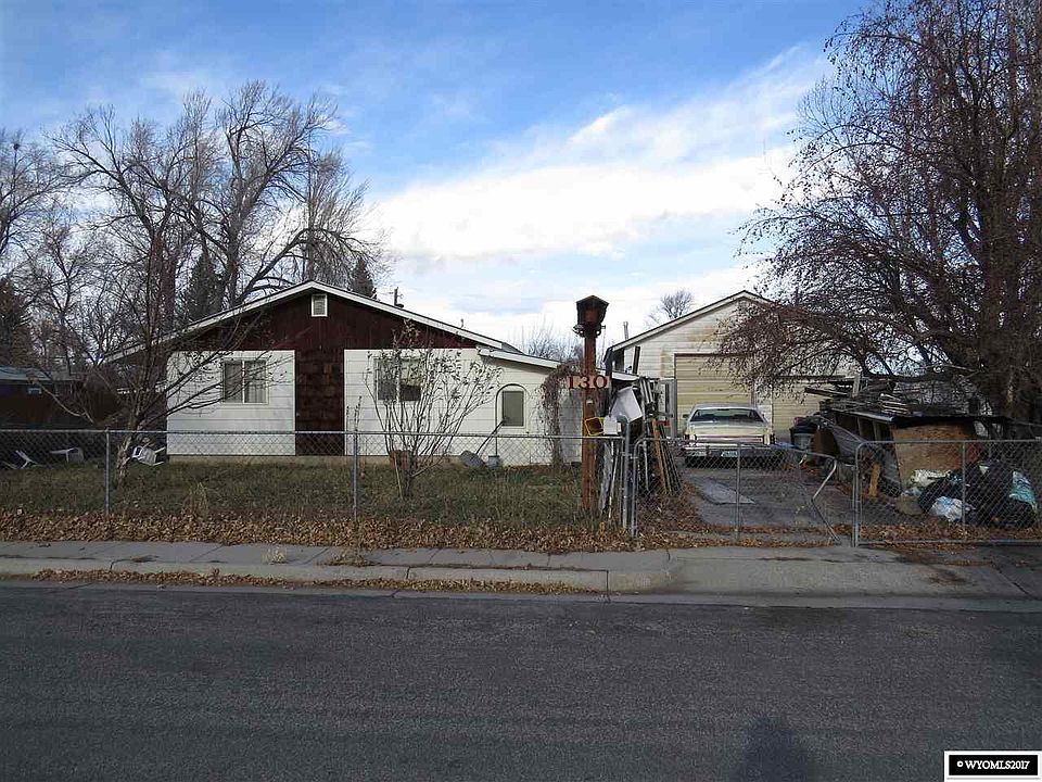2nd image of 130 Wood St