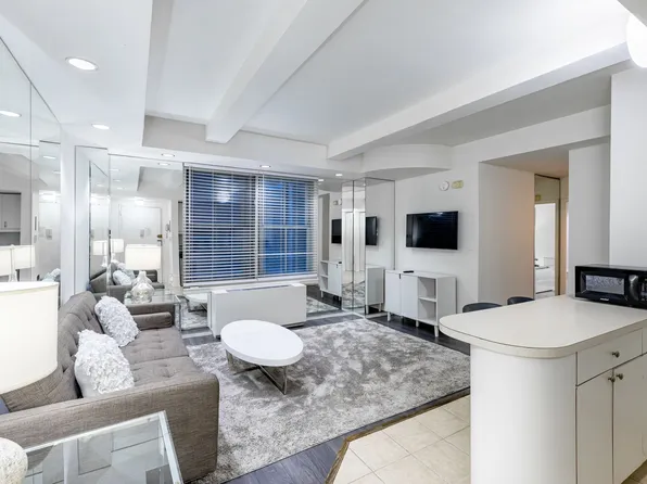 150 W 51st St APT 1035, New York, NY 10019