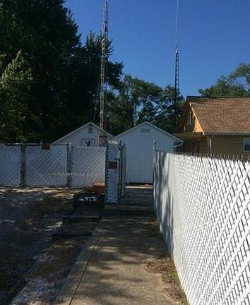 5th image of 901 S 55th St