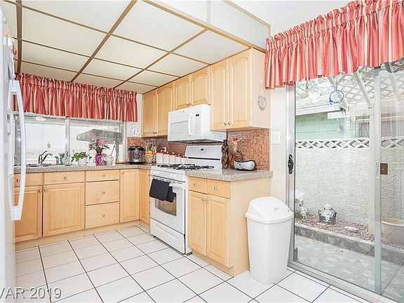 3rd image of 5063 Morris St