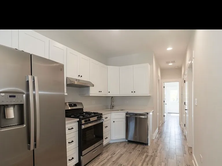 5754 N Elston Ave #2 — Photo 6