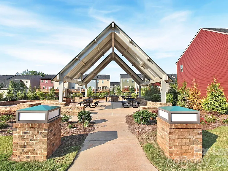 2128 Arbor Loop Dr — Photo 32