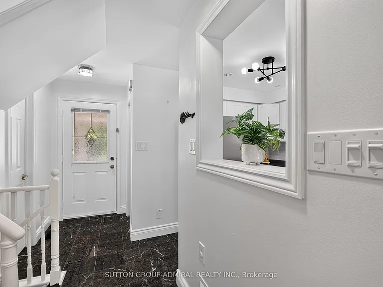 14 Mullis Cres — Photo 8