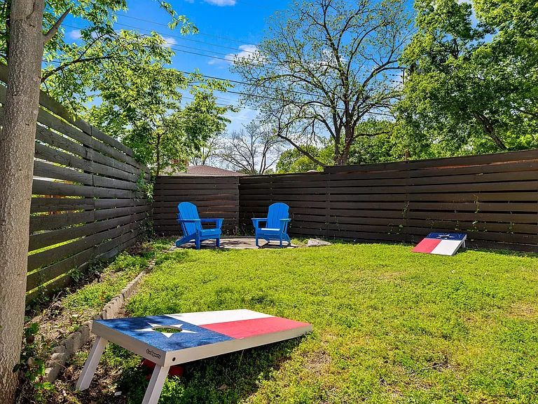 2644 Lakeland Dr — Photo 17