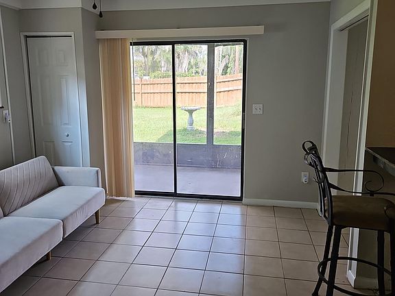 5th image of 11117 Casa Loma Dr #1