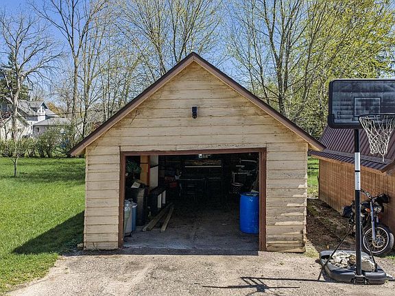 4th image of 315 South Pine Street