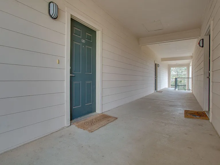 2209 Hancock Dr #27 — Photo 4