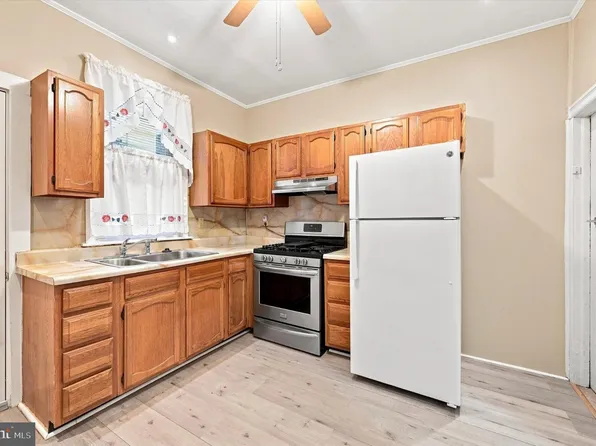 3237 N Bambrey St, Philadelphia, PA 19129