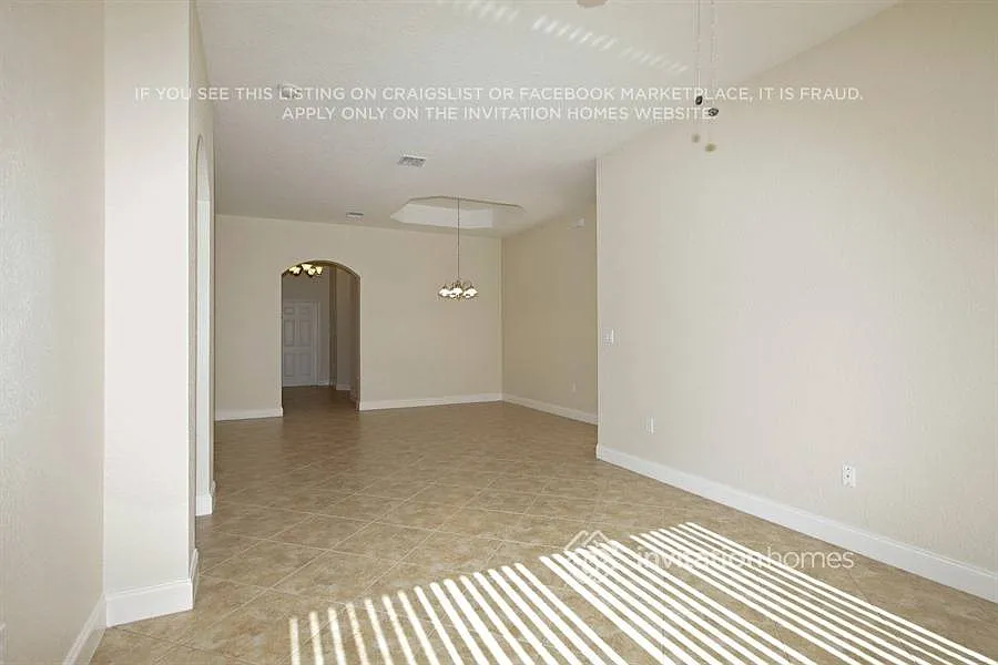 Building Photo - 859 SW 155th Ct