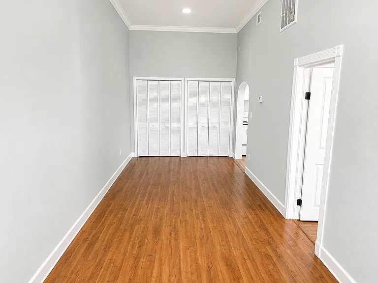 4901 N Central Ave — Photo 2
