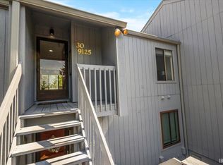 9125 S Pointe Ridge Ln, Bloomington, IN 47401