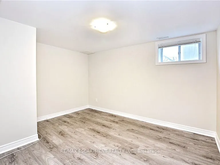 25 Endfield Ave #2 — Photo 8