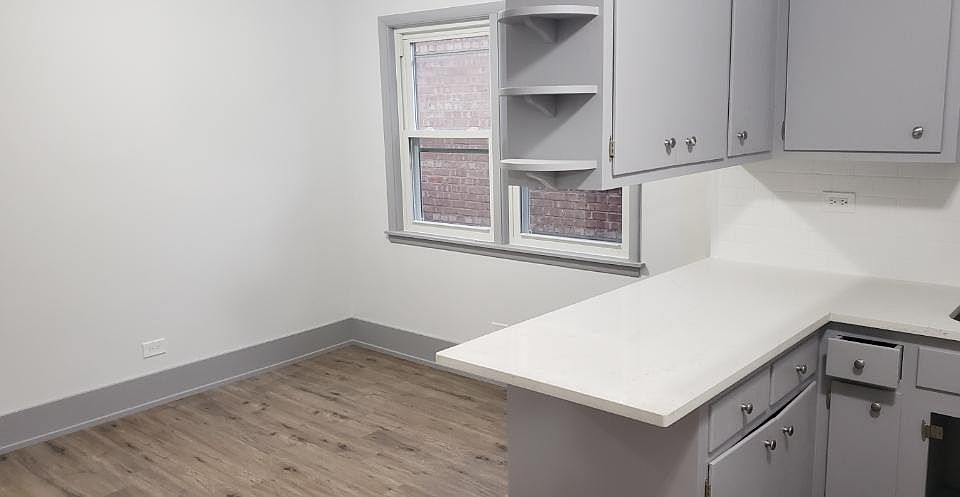 Eat-In Kitchen