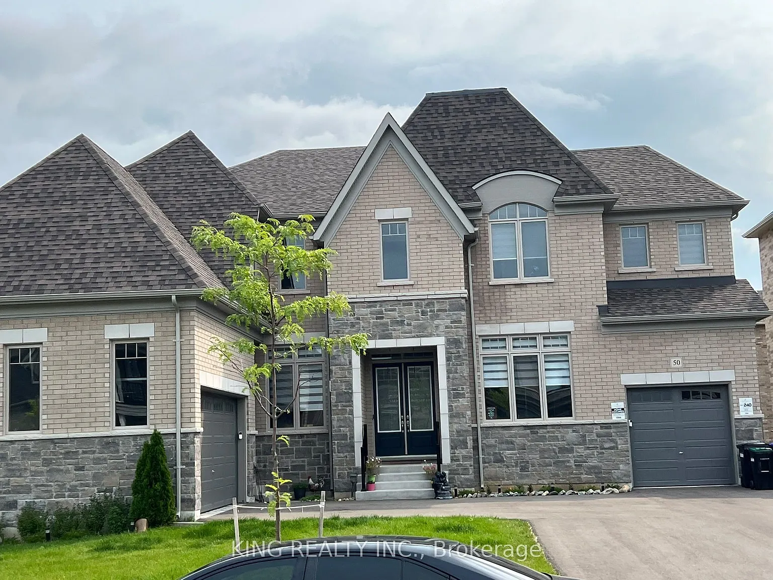 4 bed, $4,200 — Photo 1