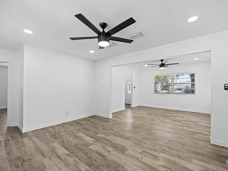 4427 W Oklahoma Ave — Photo 6
