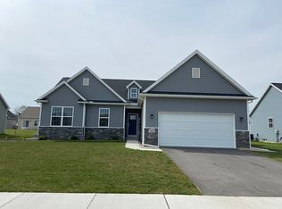 6631 Alexander Dr, Walbridge, OH 43465