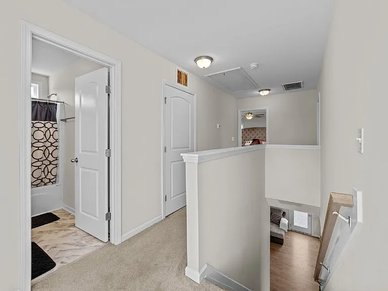 220 Brisbane Dr — Photo 14
