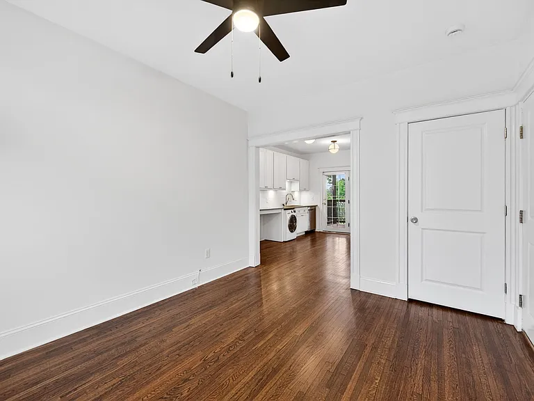 5750 Pershing Ave #2W — Photo 11