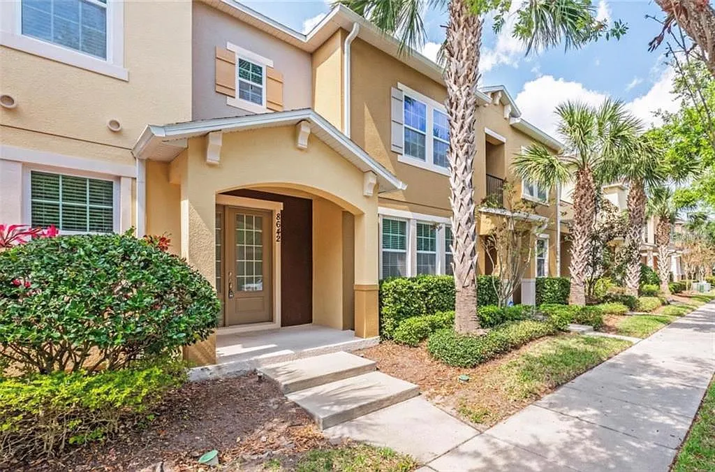 3 bed, 2.5 bath, 1919 sqft, $2,900 — Photo 2