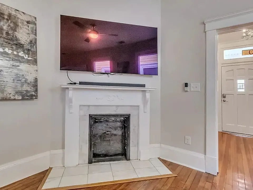 512 E 33rd St #ID1244808P
