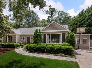 2551 Pineview Dr, Decatur, GA 30030