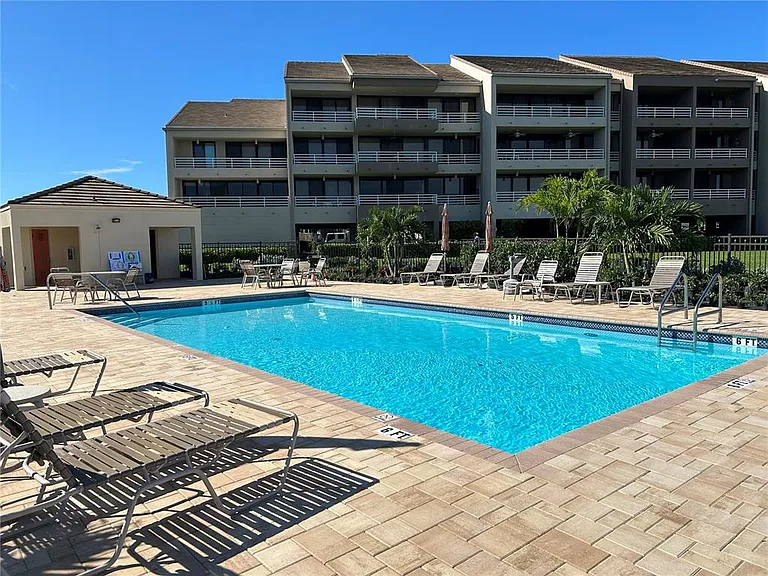 2775 Kipps Colony Dr S #304 — Photo 21