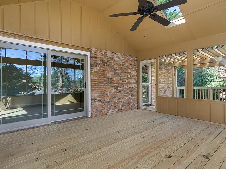 3136 Magnolia Dr — Photo 11
