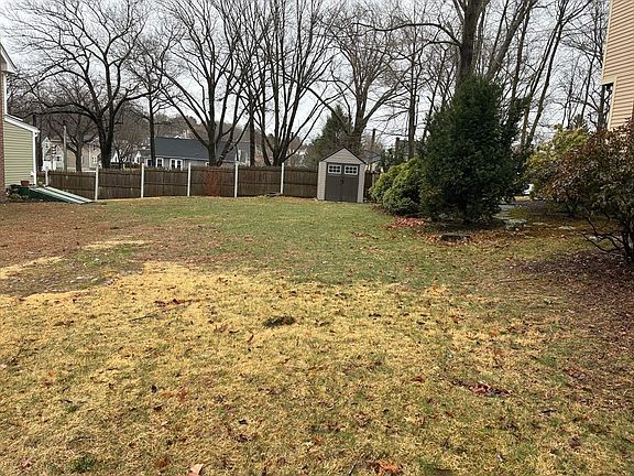 2nd image of 154 Brook Farm Rd