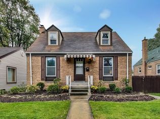 9517 Jackson Ave, Brookfield, IL 60513