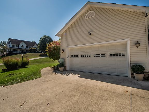 5th image of 510 Coburn Dr
