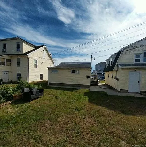 2 bed, 2.0 bath, 850 sqft, $3,200 — Photo 2