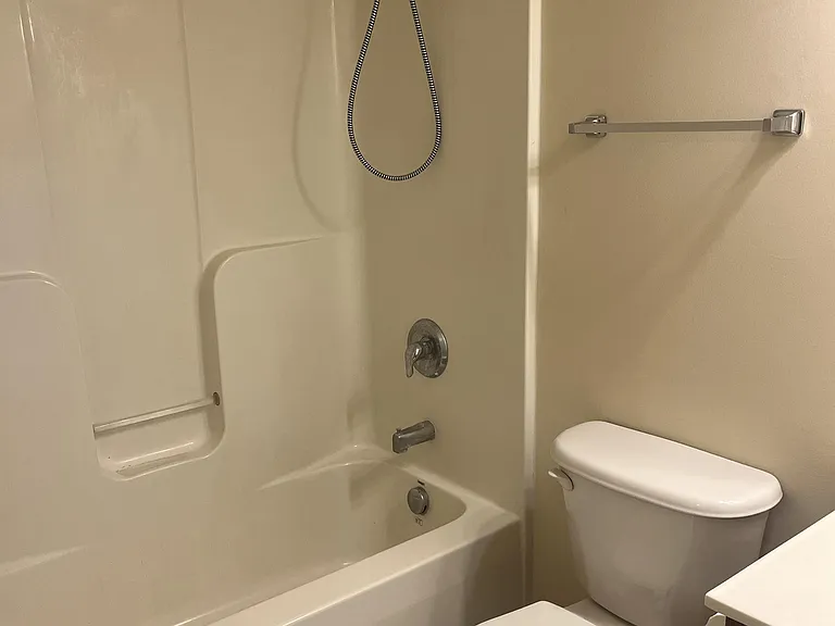 118 Myatt Ct — Photo 11