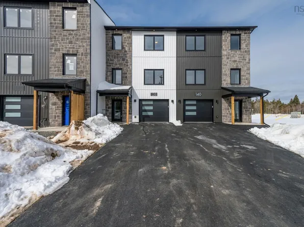 138 Stephs St #D, Bedford, NS B4B 1H1