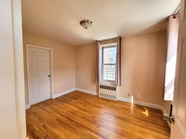 2736 Independence Avenue 4C image 8 of 8