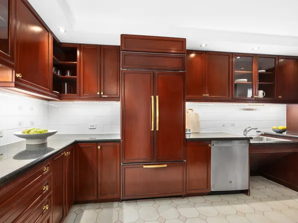 101 Central Park West image 9 of 24