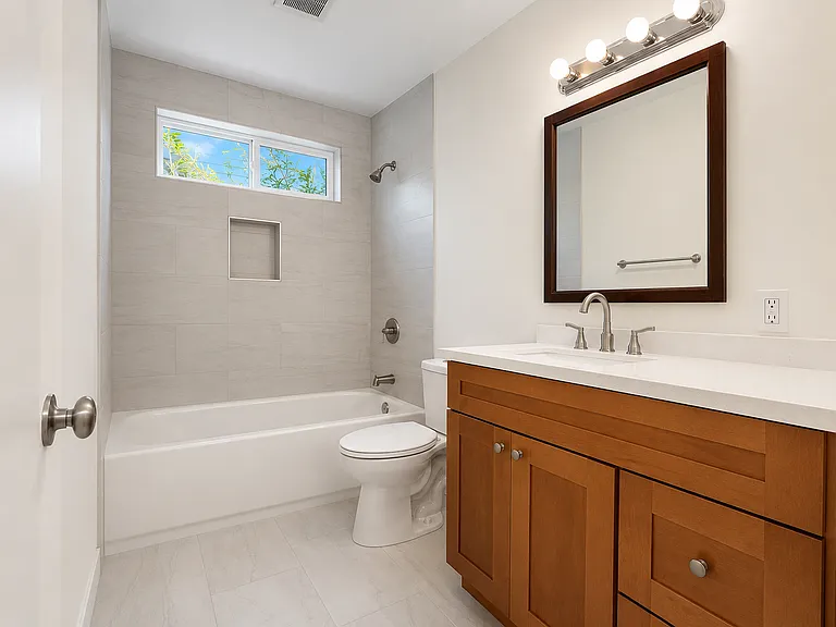 1644 Electric Ave #1 — Photo 11