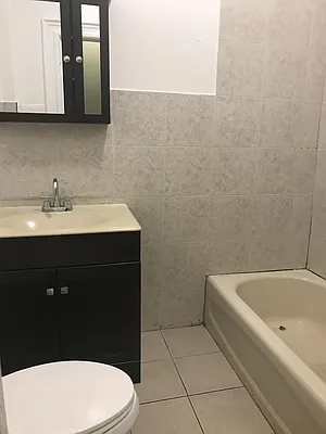 Rented by Empire Fine Homes | media 25