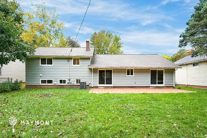 4 bed, 2.5 bath, 1174 sqft, $1,545 — Photo 3