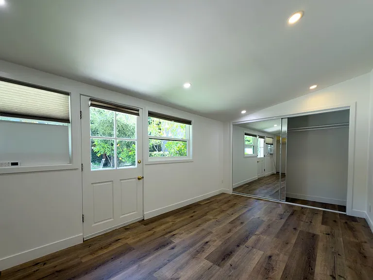 316 N Kenwood St — Photo 10
