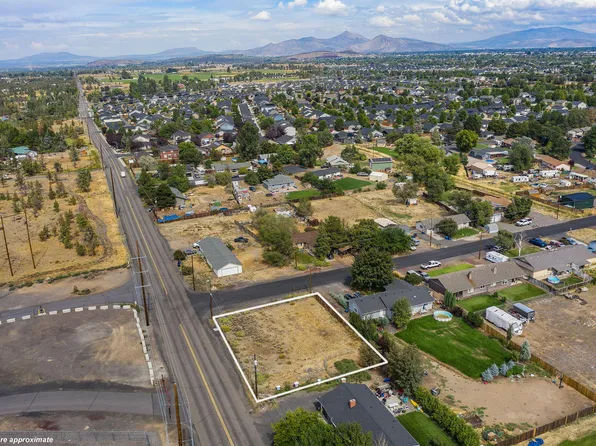 3478 SW Glacier Ave, Redmond, OR 97756